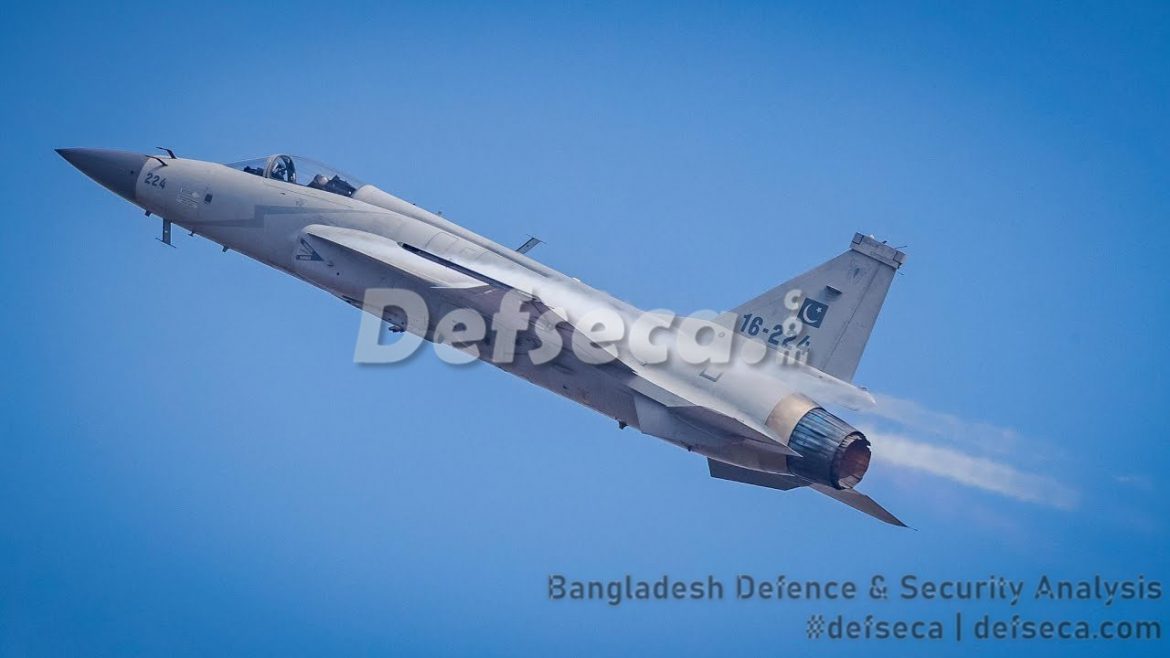 Pakistani JF-17 crashes during training flight